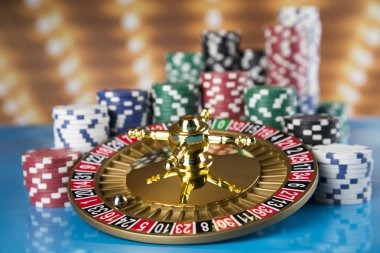 kuber gaming categories including live football, live dealer tables, slots, and esports markets